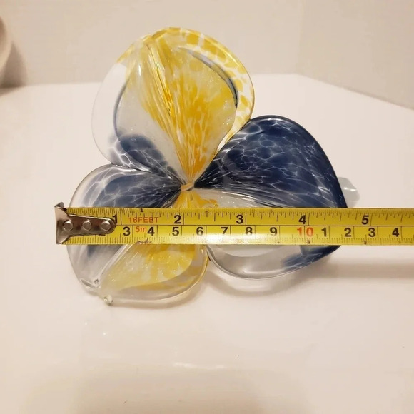 Murano Style Art Glass 3 Petal Blue/Yellow Lily with  Spiral Stem. - Picture 7 of 8